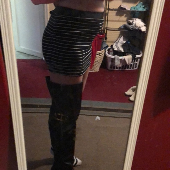 A Zara Striped Pencil high waisted skirt - Picture 2 of 5